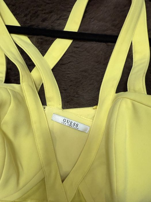 Елегантна рокля Guess