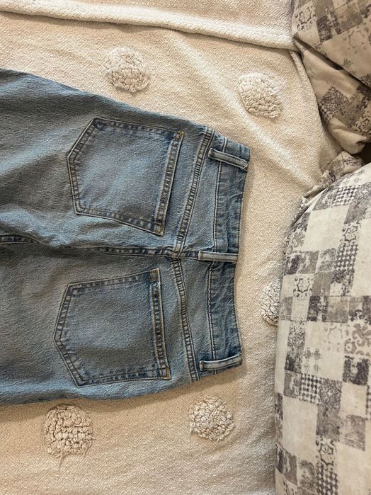 Сини дънки H&M..