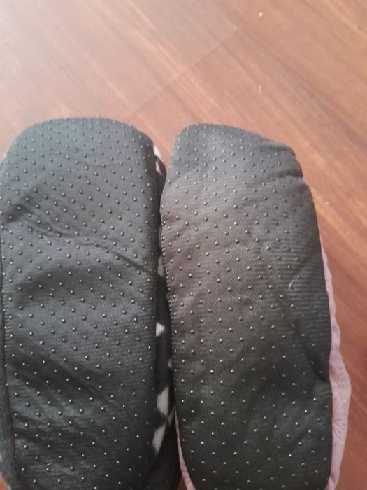 Продам тапочки следочки
