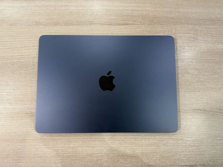 Macbook air m2 midnight 512gb cu accesorii