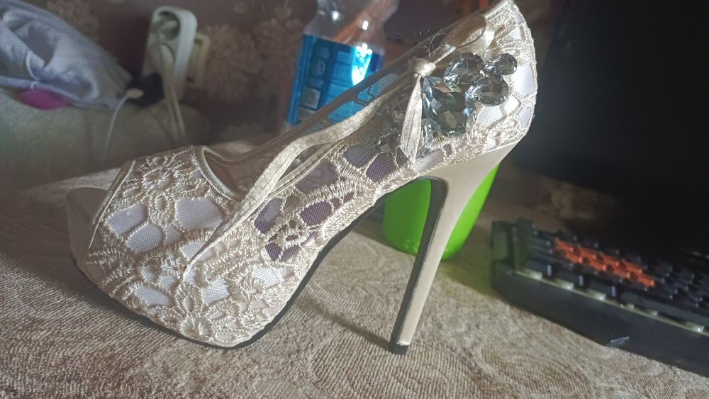 Продается обувь в хорошем состоянии.