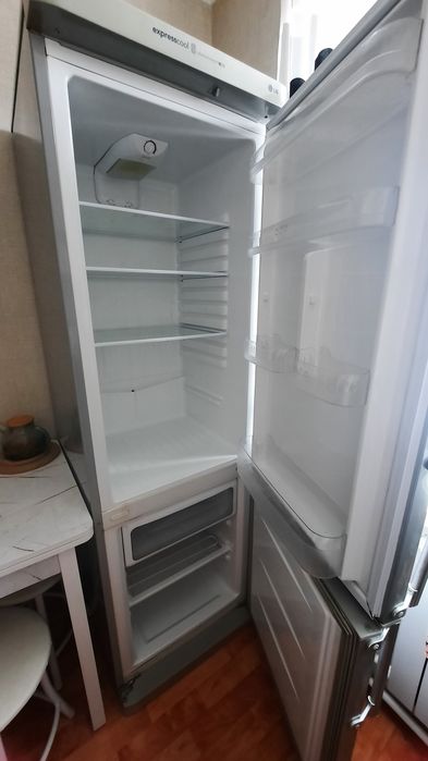 Холодильник  LG бу