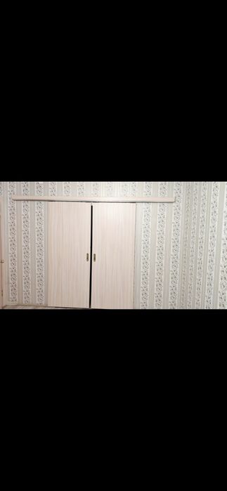 Дверь-купе с креплениями