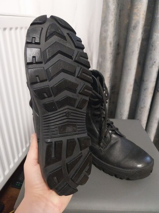 Vând ghete CFR DIN PIELE