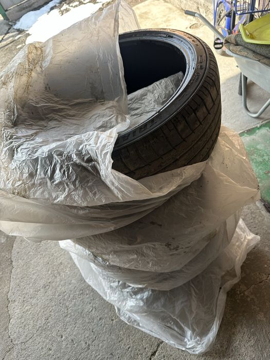 Продам резину 245/35/R20