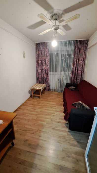 Apartament  3 camere decomandat foarte spațios 2 grupuri sanitare