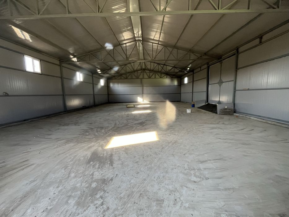 Склад, промбаза и овощехранилища.