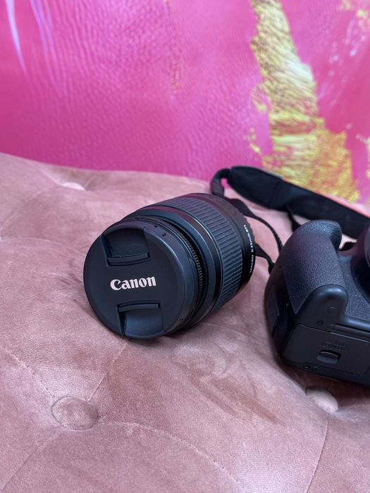 Фотоапарат Canon EOS 4000D EF-S 18 - 55 III