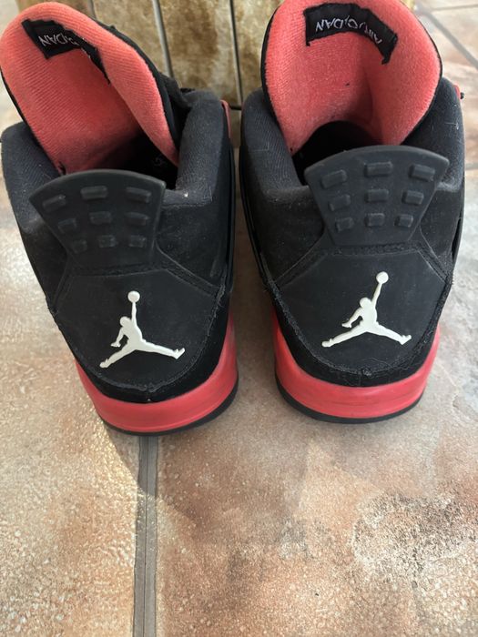 Продавам мъжки обувки в отлично състояние,