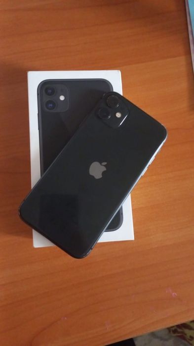 Продам айфон 11 черный