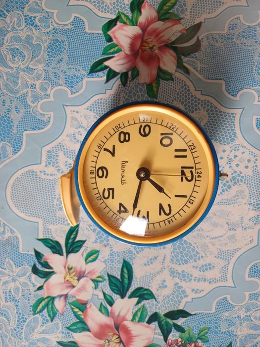 Будильник советский