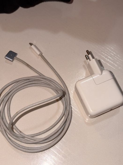 Зарядка Macbook 13 Air m4