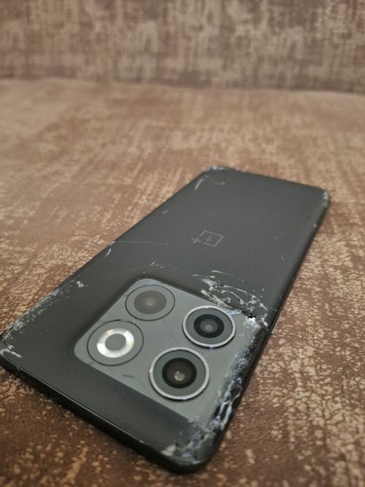 Продам oneplus 10t 5g