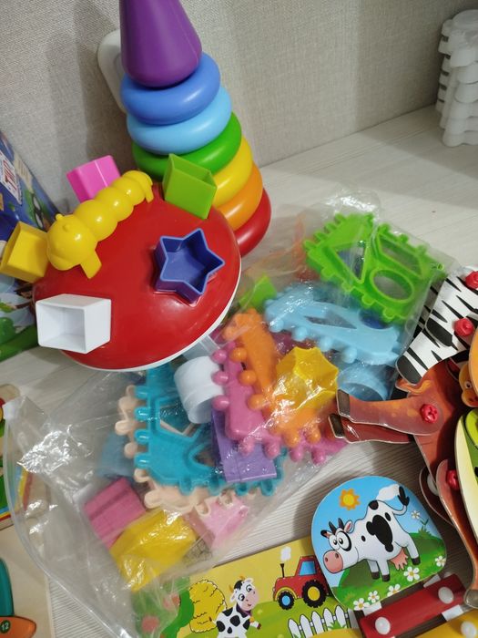 Продам набор развивающих игрушек