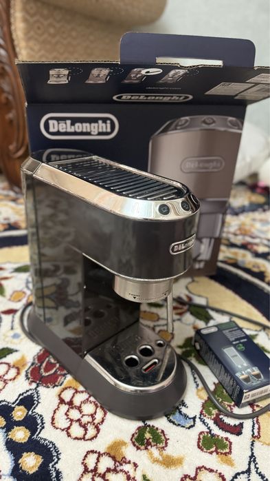Кофемашинка De Longi. Почти новая пользововались 2-3раза