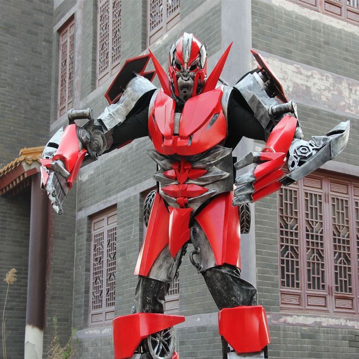 Robot, ayiqcha toy va marosimlar uchun kongil ochar kostyum