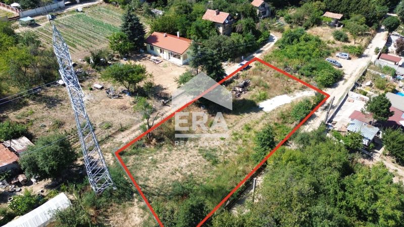 Ексклузивен урегулиран поземлен имот за продажба, с ток и вода, в м-т