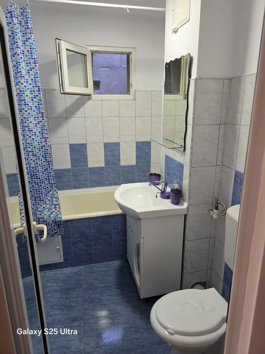Apartament cu 3 camere de inchiriat
