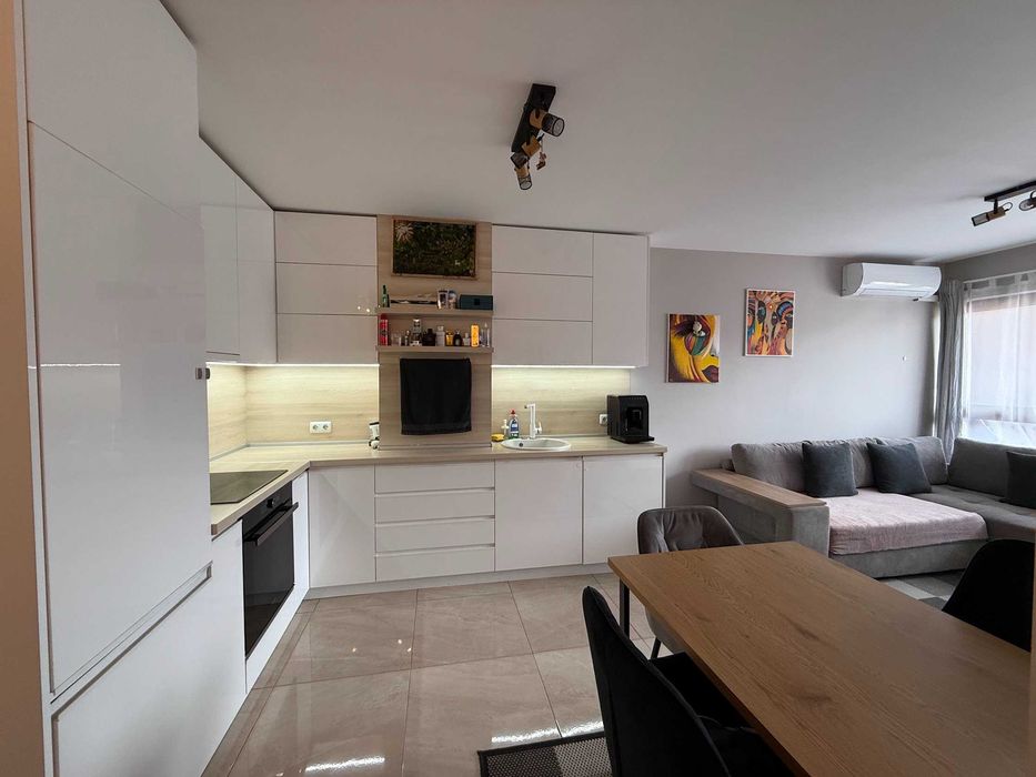 Собственик - Напълно обзаведен двустаен апартамен