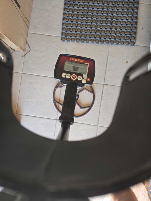 Fisher  метало търсач