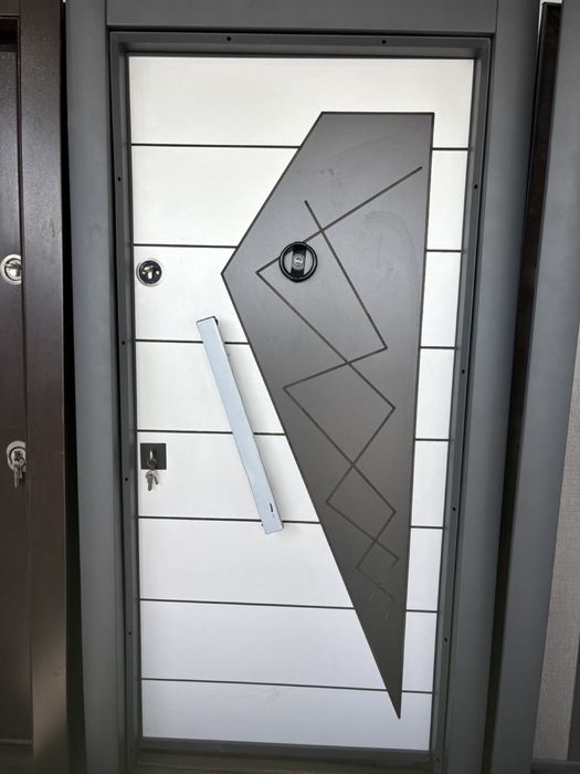 Монтаж  и Обръщане на Дорами PVC-AL  -Блиндирани Врати