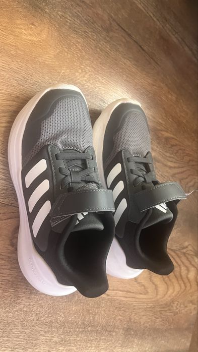 Маратонки Adidas