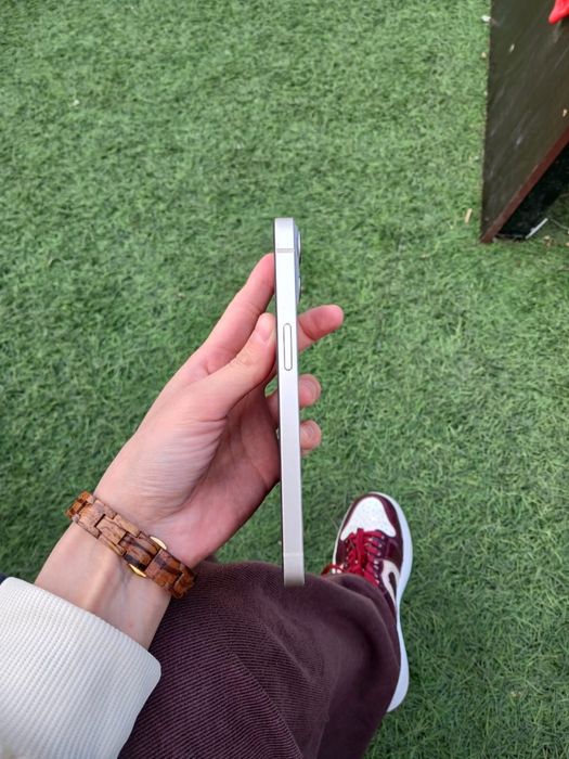 Продам айфон 13 срочно