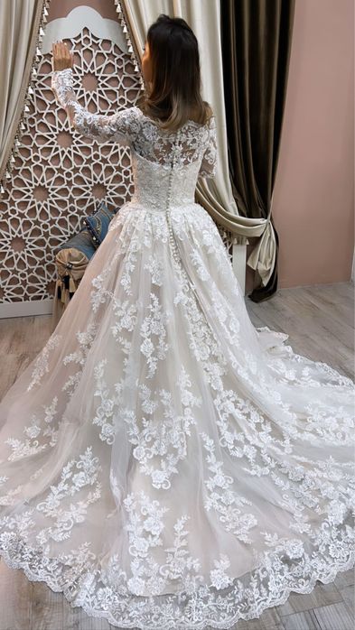 Очень красивое НОВОЕ свадебное платье