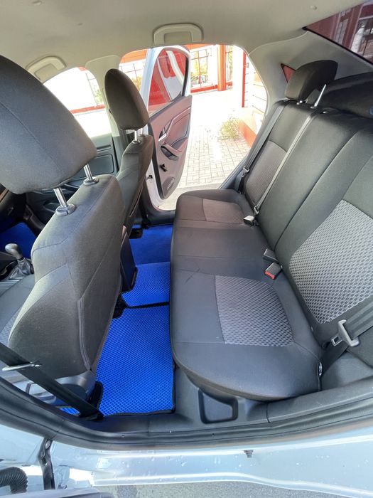 Лада Веста 2021 года.