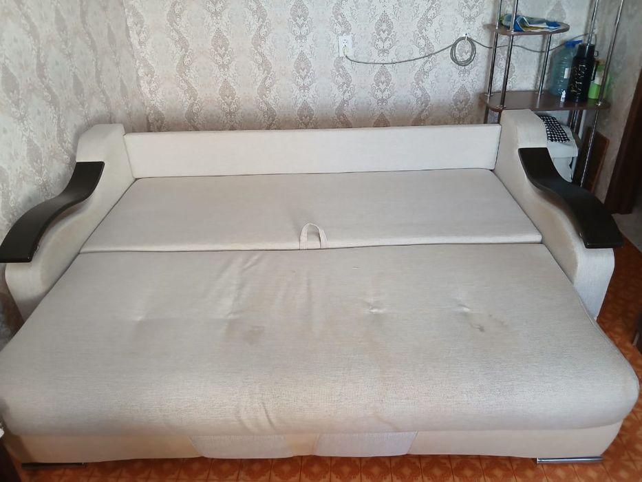 Продам диван в хорошем состоянии