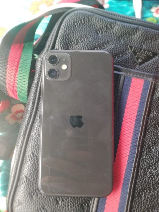 iPhone 11/64g  akum 74%