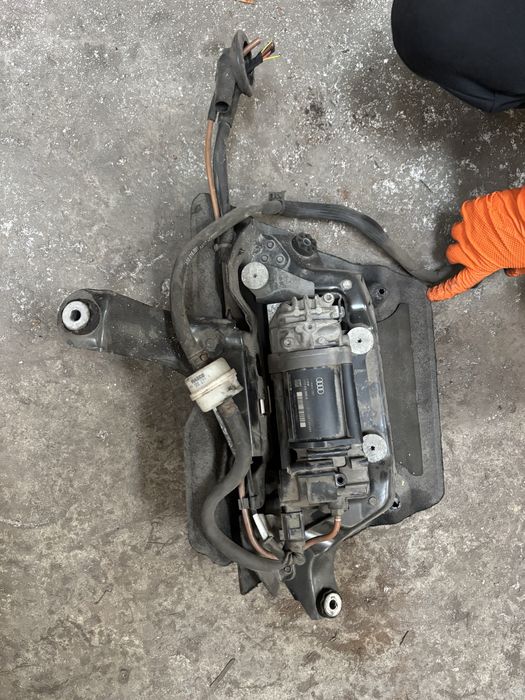 компресор за въздушно окачване  Audi A6