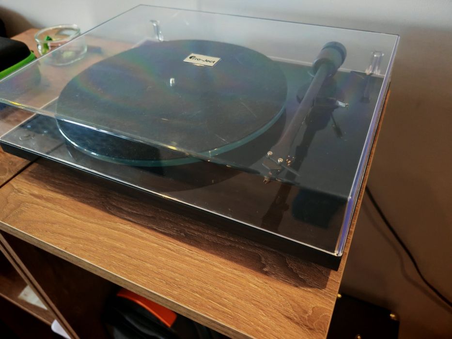 Грамофон Pro-Ject T1 Phono SB с доза Ortofon OM5E