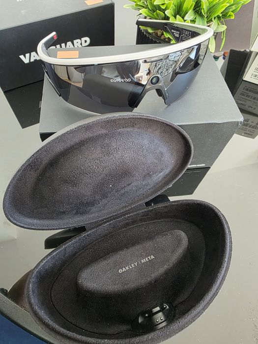 Най-ниска цена Vanguard Prizm Black M White – Нови, Само при мен,