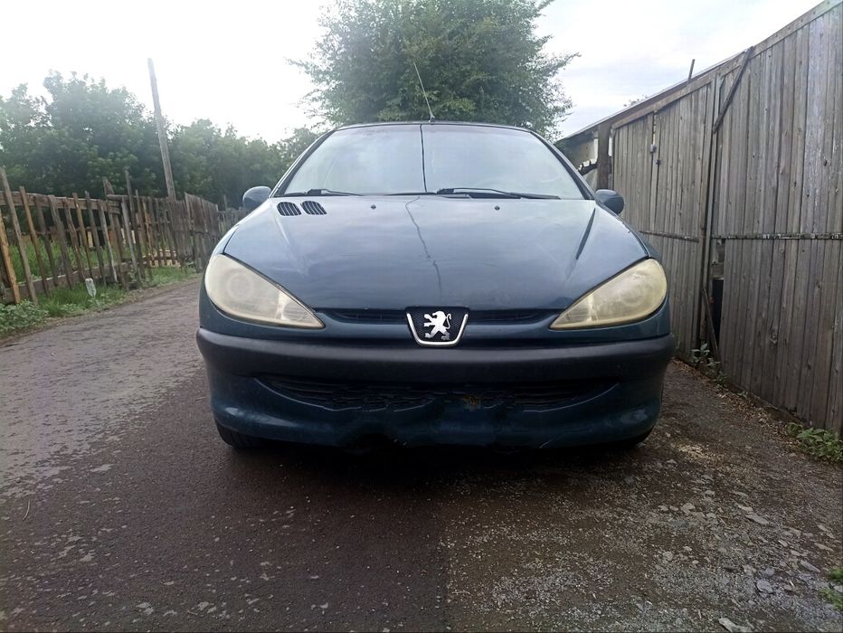 Продам пежо 206 купе  об 1,4