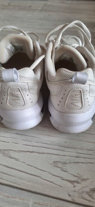 Дамски маратонки Nike