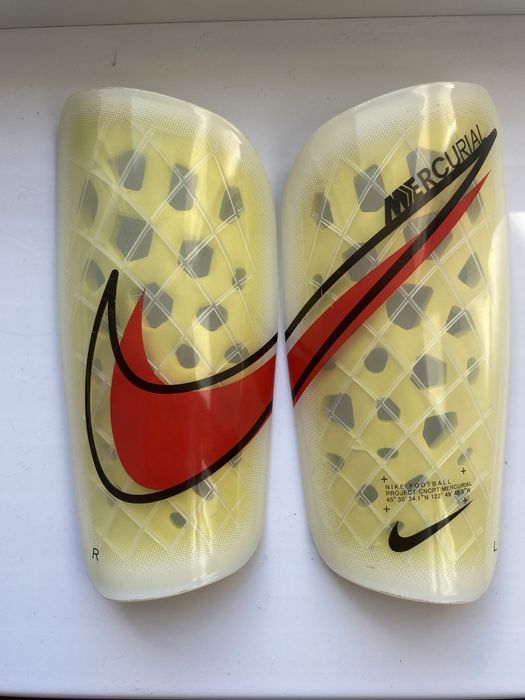 Щитки Nike mercurial, adidas(Messi)