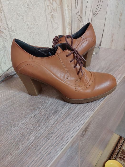 Женские  ботильоны в отличном состоянии.