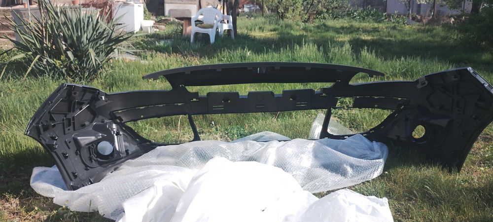 Предна броня за рено Сценик 3 2010 година