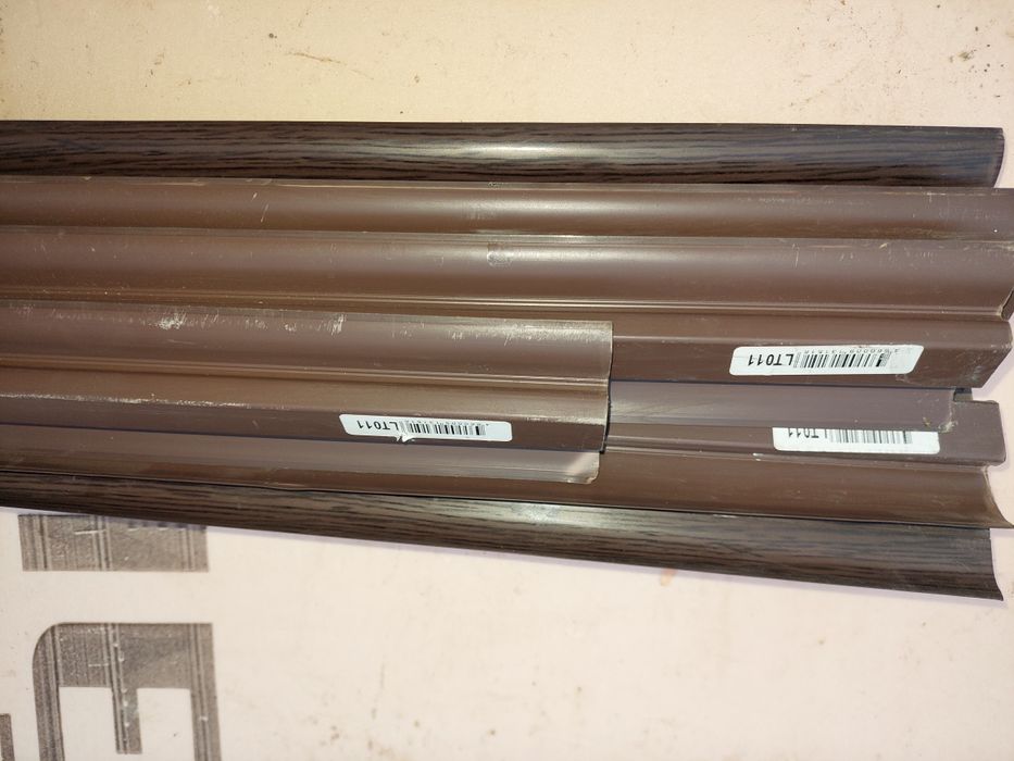 Продам пластиковый плинтус