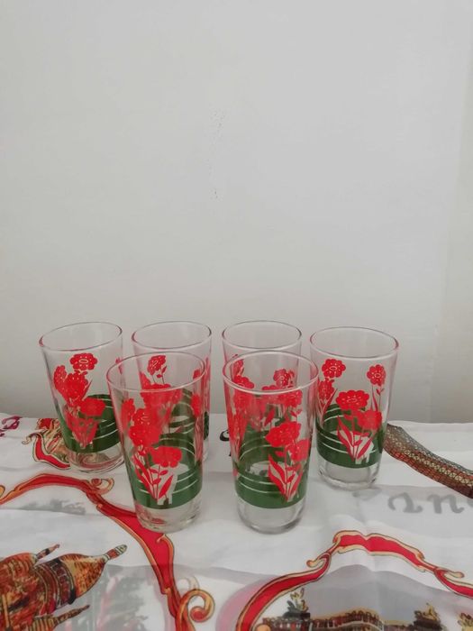 Комплект 6 нови цветни чаши за вода