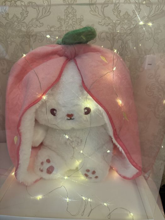 Дыщащий  зайчик в клубнике