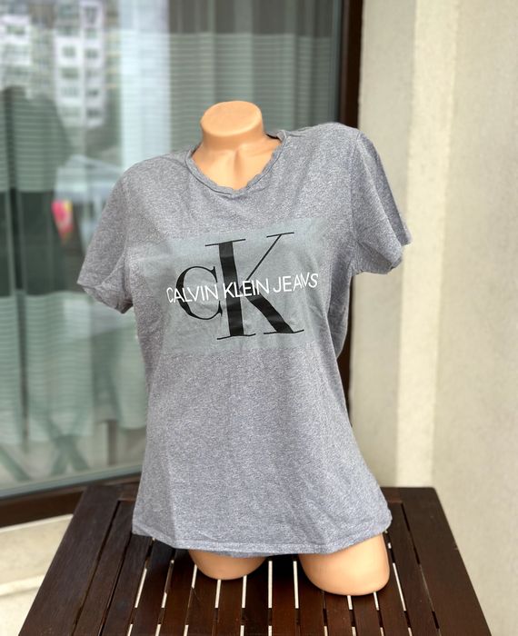 Дамска тениска Calvin Klein - размер L, отлично състояние