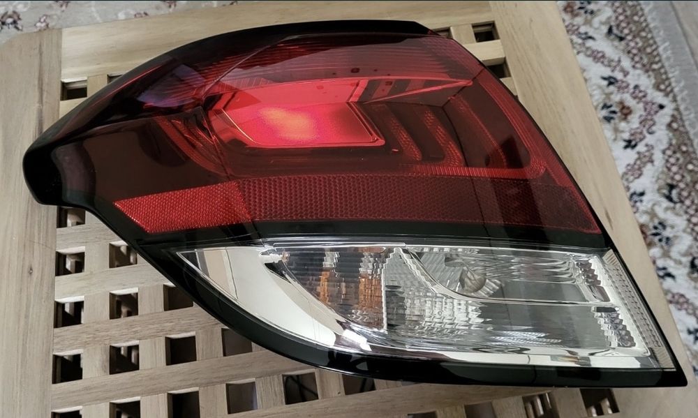 Lampa stop stânga originală/ nouă pentru Citroen C4 II