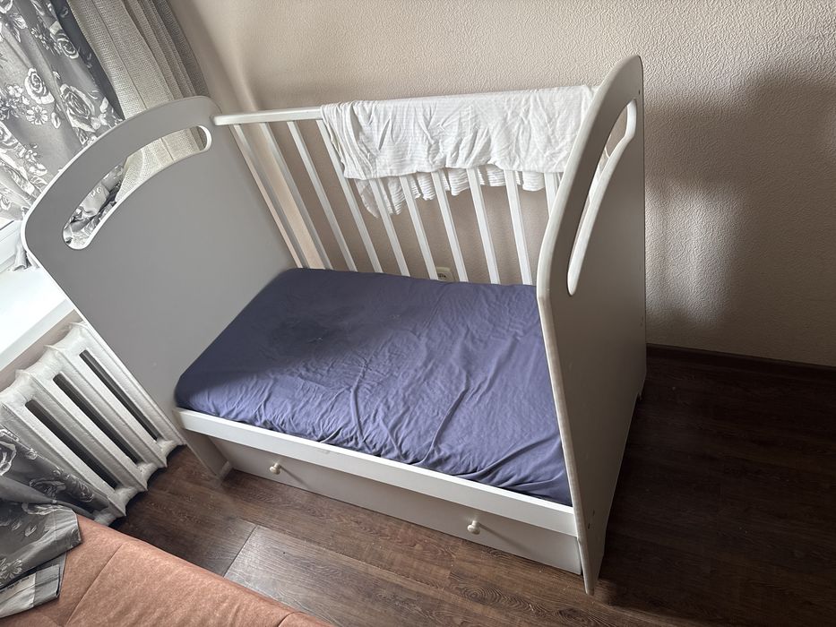 Кровать маятник детский