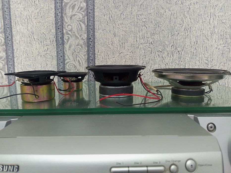 Продам колонки microlab,