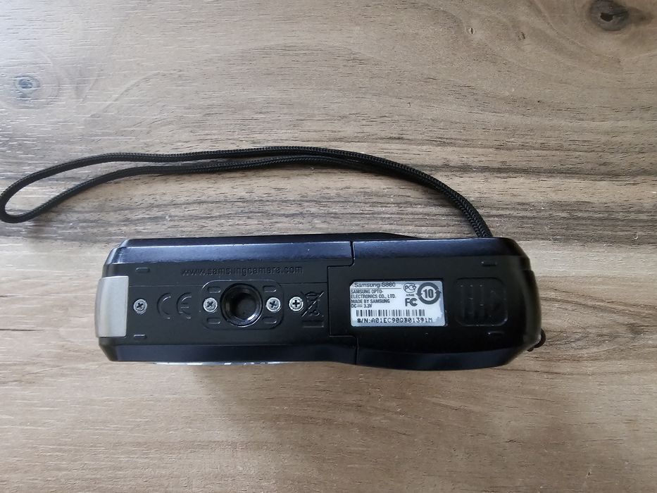 Samsung S860 – Компактна 8.1 MP камера + Подарък SD карта