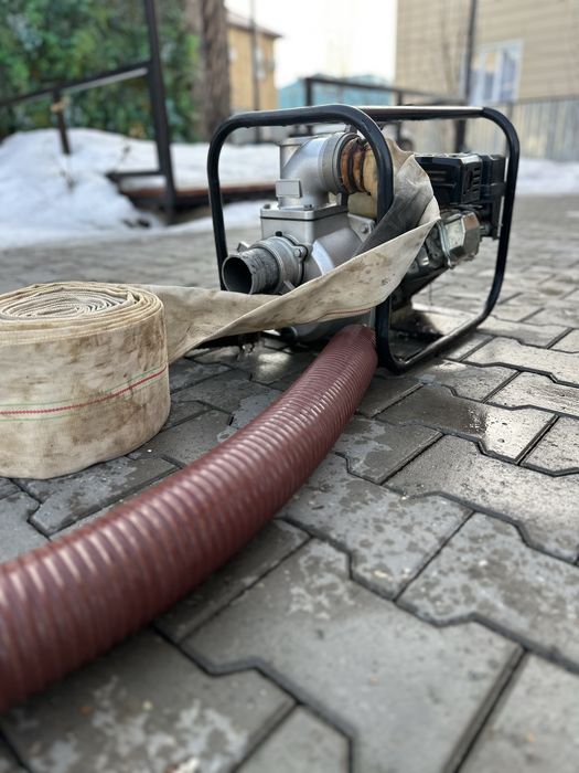Помповый водяной насос бензиновый