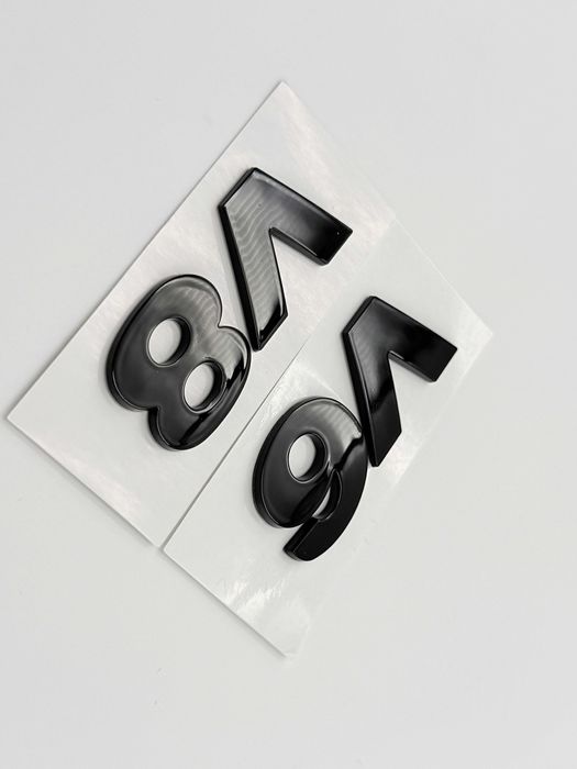 Emblema VW V6/V8 negru