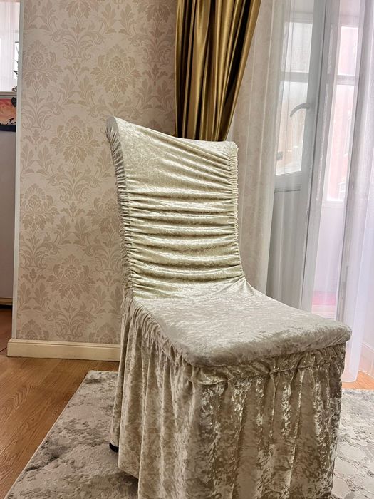 Стол со стульями